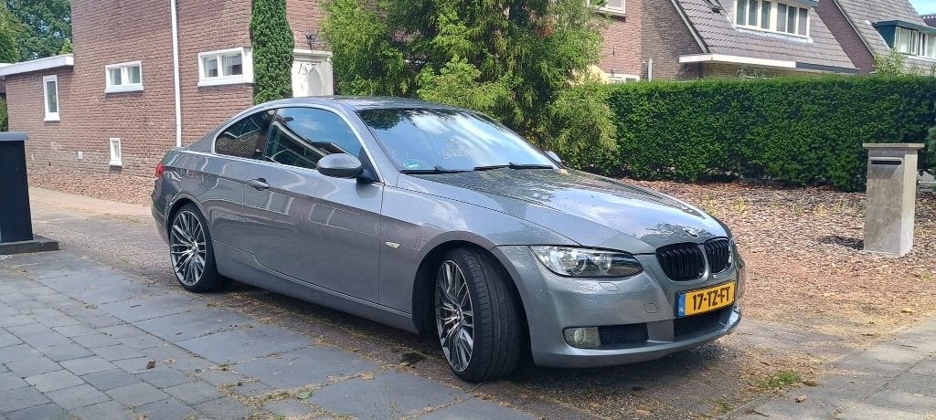 BMW 325i Coupé High Exec| AUTO| 6-cilinder| Leer| 2007 |, Auto's, 745 kg, 2497 cc, 4 stoelen, Particulier