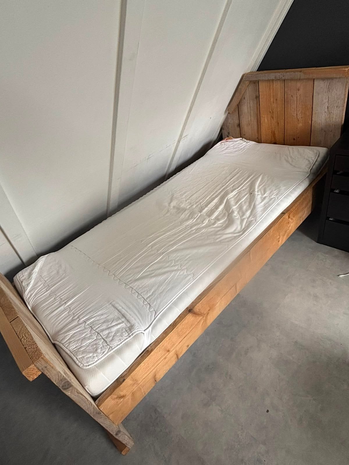 Bed 1-persoons steigerhout, Ophalen, 90 cm, Eenpersoons, Zo goed als nieuw