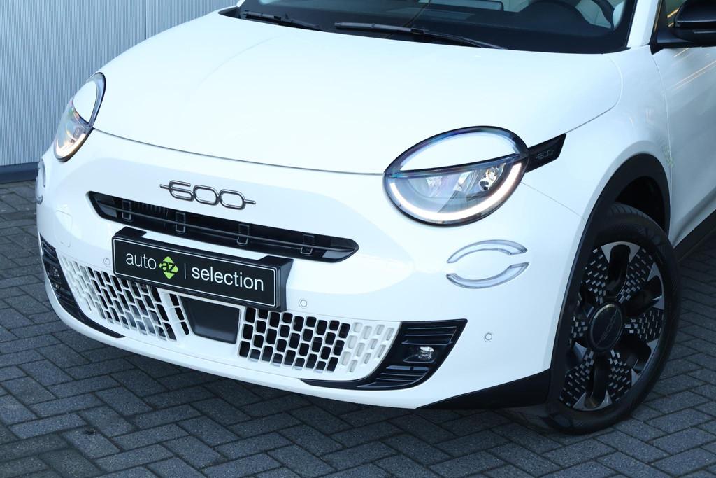 Fiat 600 1.2 Hybrid La Prima / Camera / Stoel Massage, Auto's, Fiat, Gebruikt, Euro 6, 1199 cc, 620 kg
