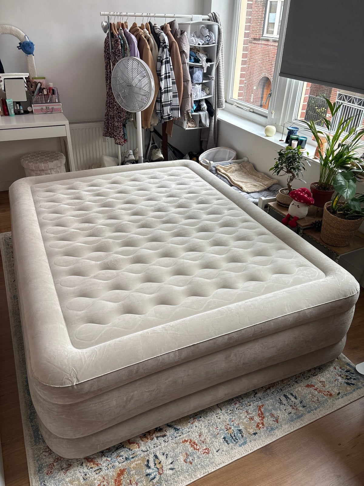 Intex Ultra Plush Queensize luchtbed met ingebouwde pomp, Ophalen, Beige, Tweepersoons, Zo goed als nieuw