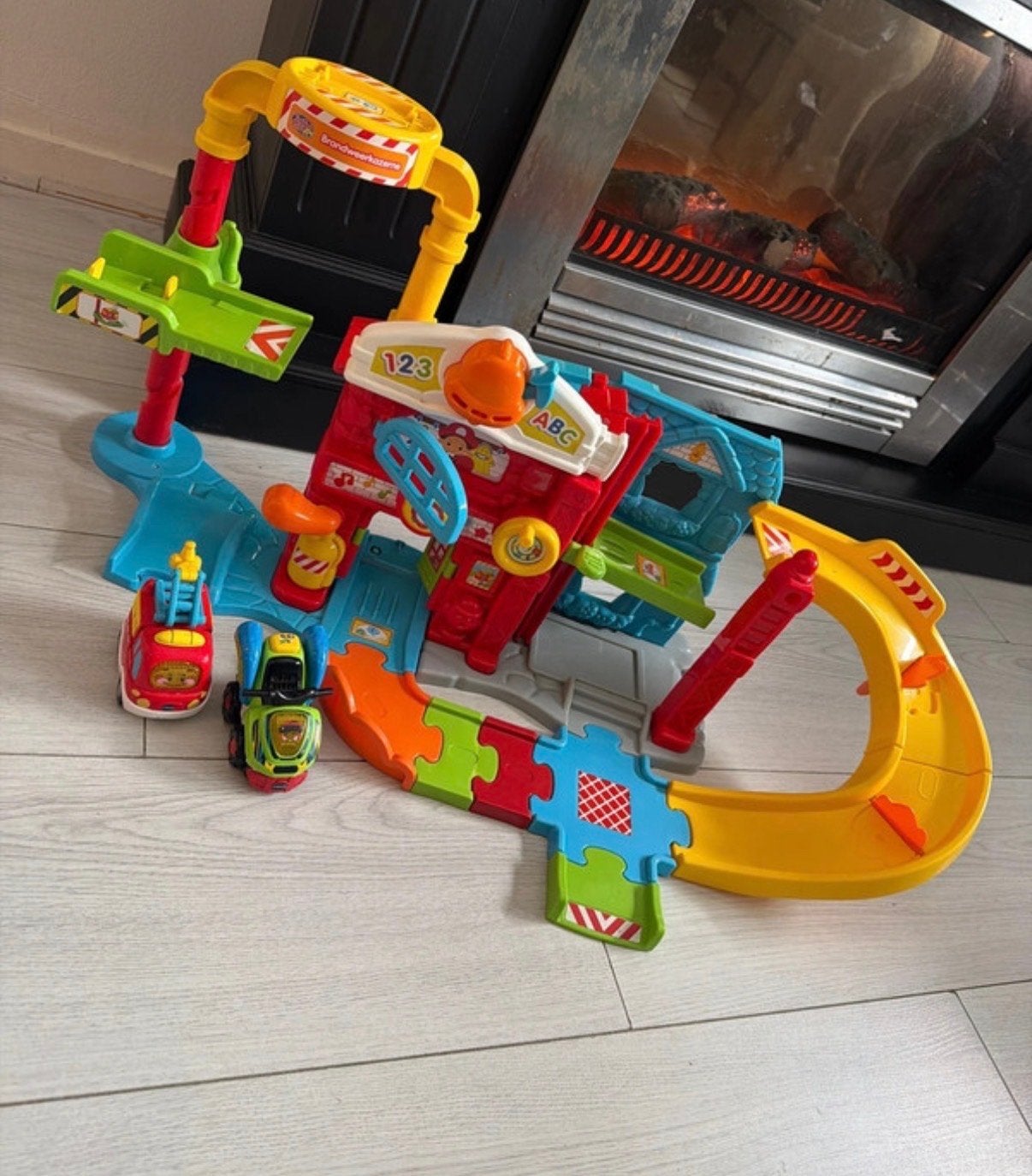 VTech Toet Toet Auto's Brandweerkazerne met Brandweerauto, Ophalen of Verzenden, Zo goed als nieuw