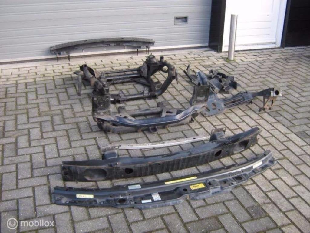 Range Rover L322 Vogue Subframe front bumper balk frame, Auto-onderdelen, Land Rover, Ophalen of Verzenden