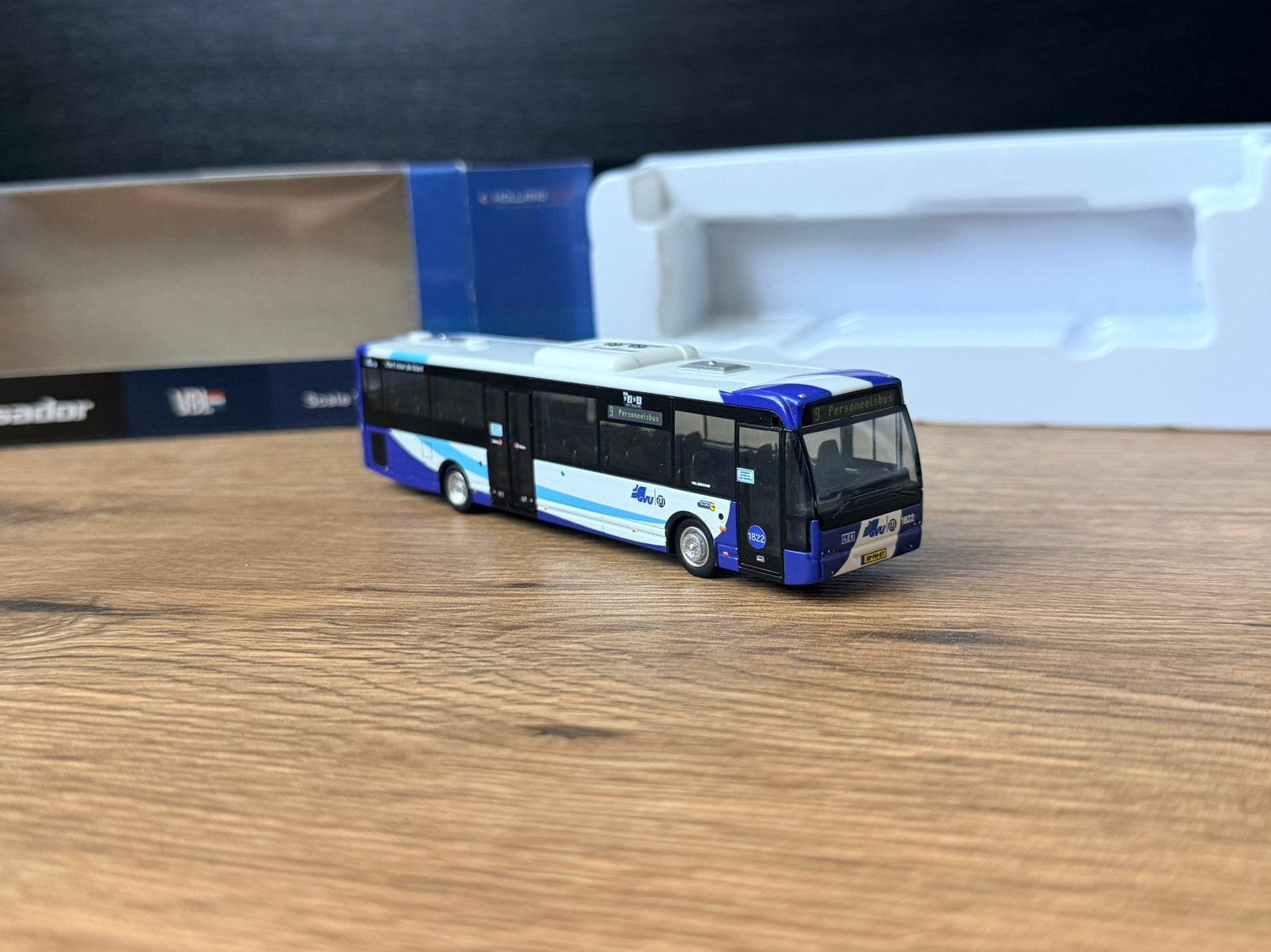 HollandOto 1822 VDL ambassador GVU Utrecht, Hobby en Vrije tijd, Modelauto's | 1:87, Ophalen of Verzenden, Zo goed als nieuw, Bus of Vrachtwagen