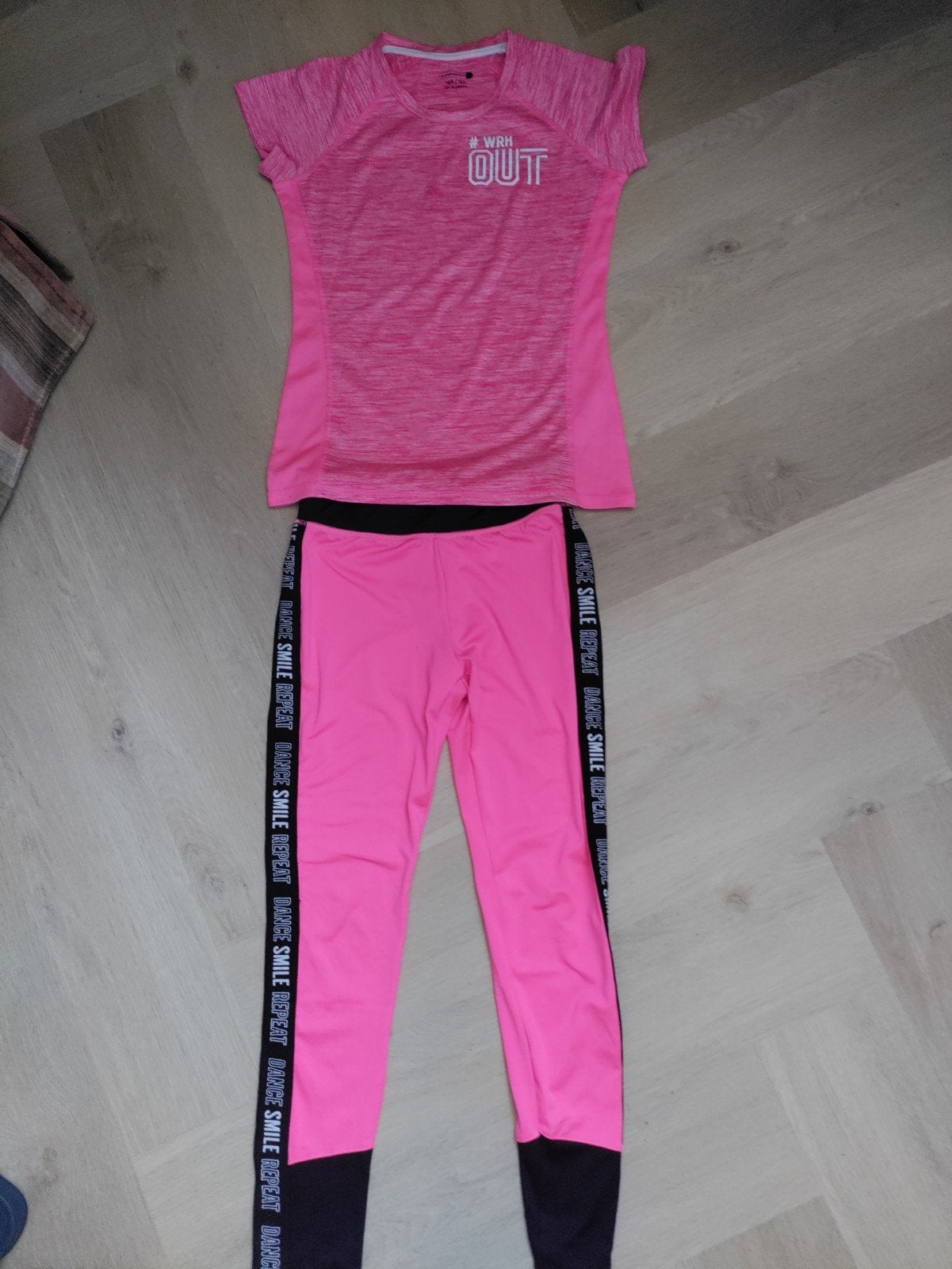 Setje Sportshirt en sportlegging gymkleding 146/152, Kleding | Dames, Ophalen of Verzenden, Roze, Maat 34 (XS) of kleiner, Fitness of Aerobics