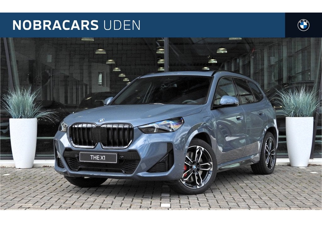 BMW X1 xDrive25e M Sport Automaat / Panoramadak / Trekhaak /