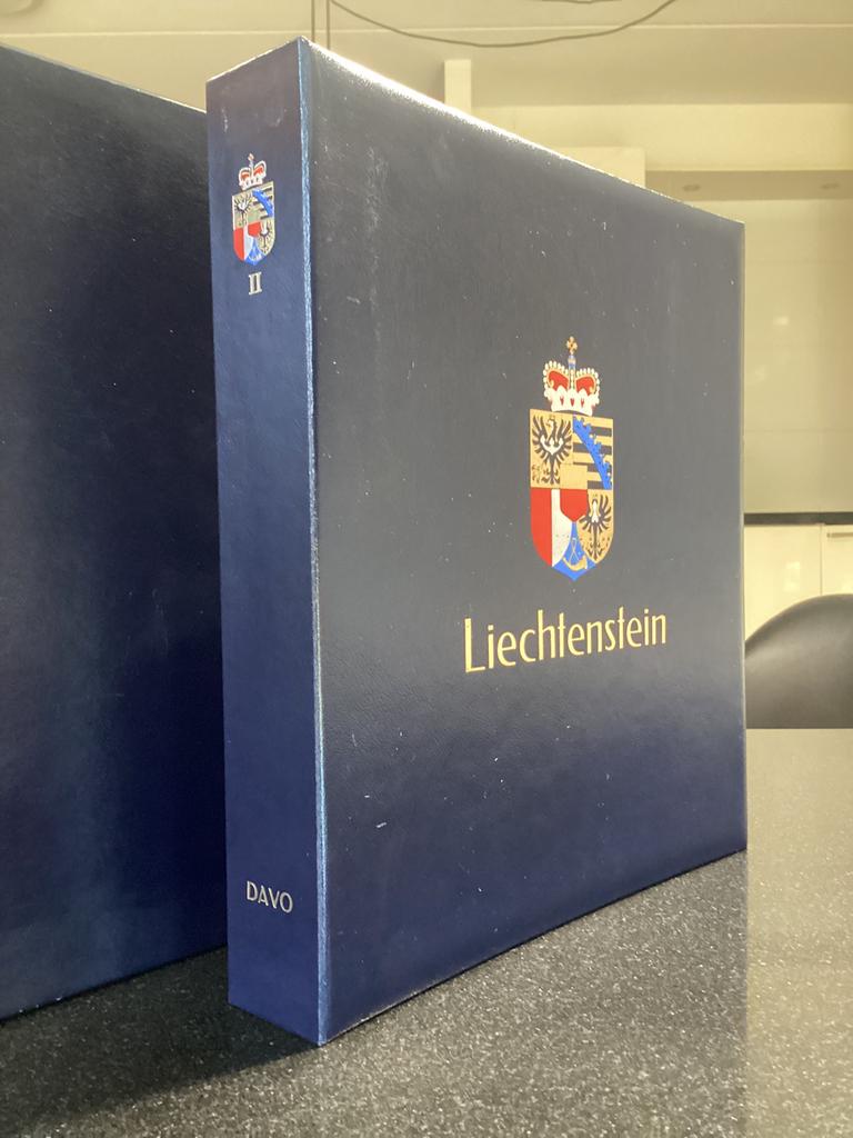 Liechtenstein Davo luxe album nr II, Postzegels en Munten, Ophalen of Verzenden, Buitenland