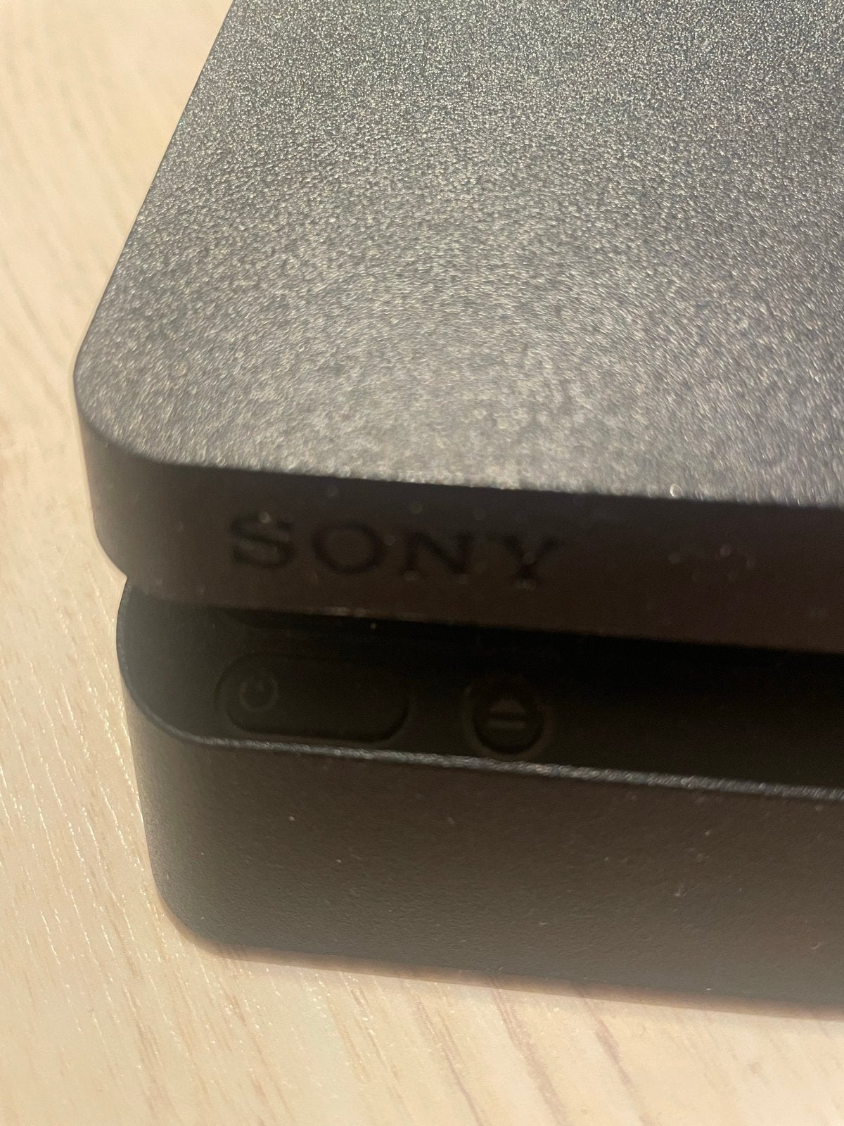 Foto 3 van Sony PlayStation 4 Slim 500GB met 1 controller