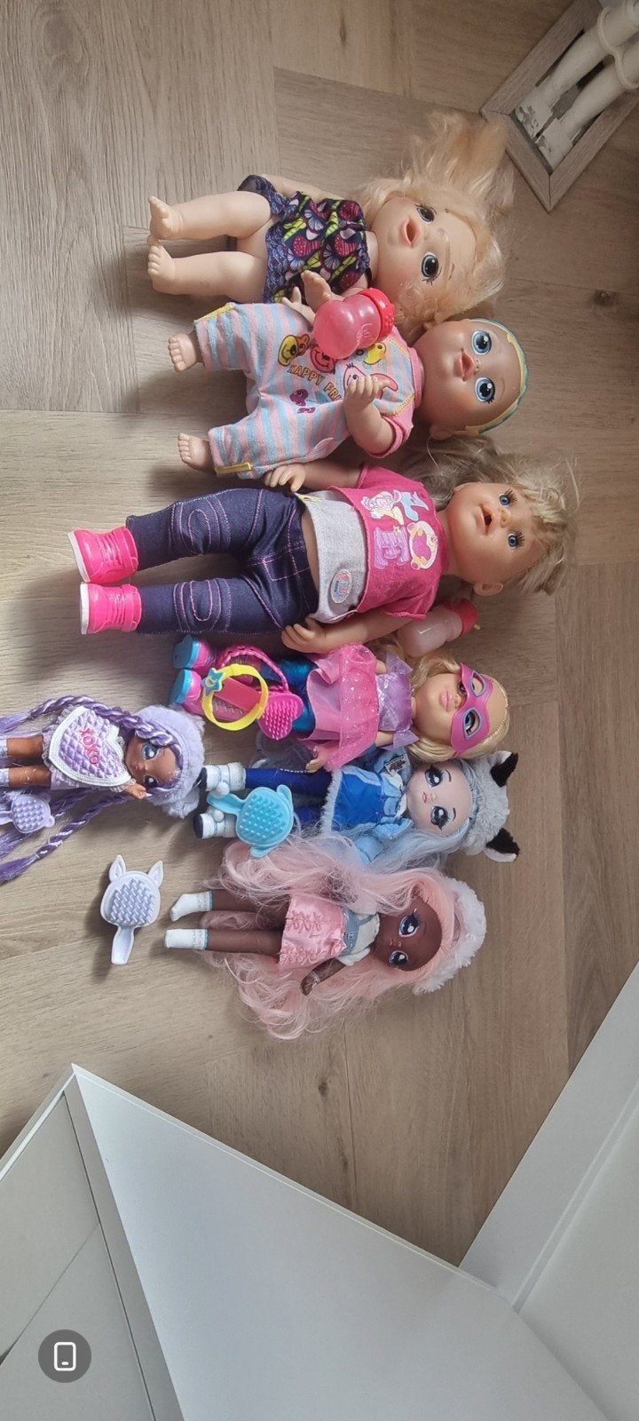 Grote collectie poppen: Baby Born, Na! Na! Na! Surprise, Ophalen, Zo goed als nieuw