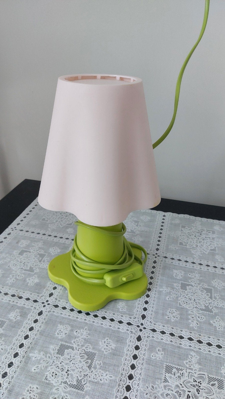 Leuke groene tafellamp met roze kap, Kunststof, Gebruikt, Overige merken, Groen