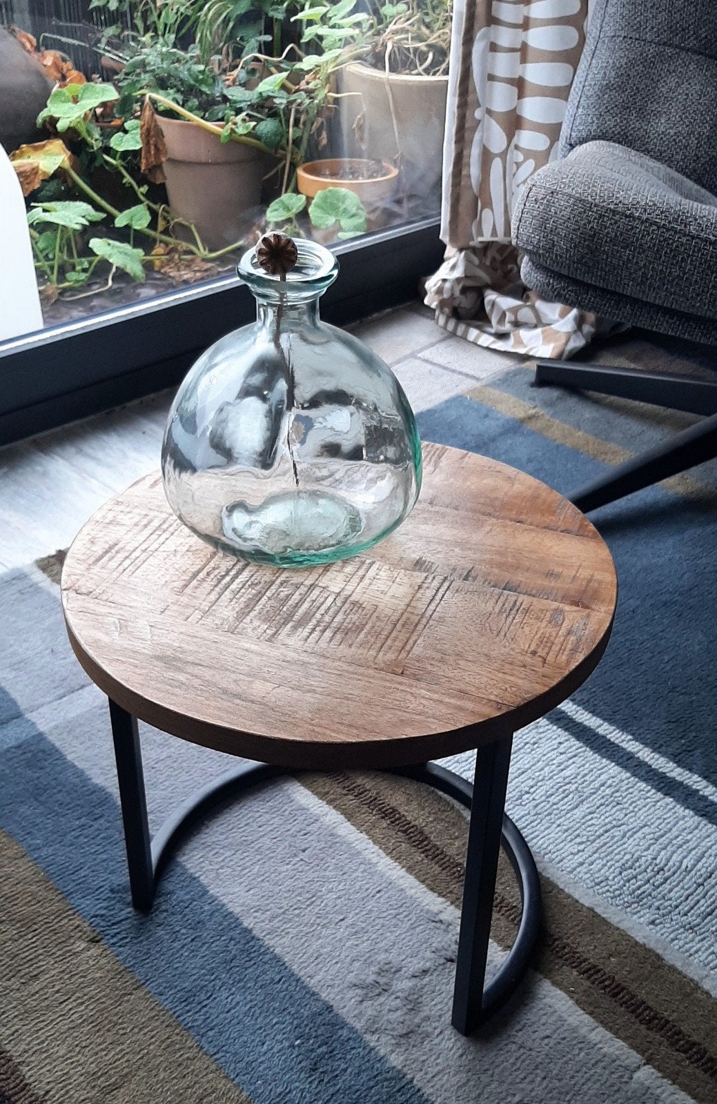 Ronde bijzettafel met houten blad en metalen onderstel, Minder dan 45 cm, Minder dan 55 cm, Gebruikt, Rond
