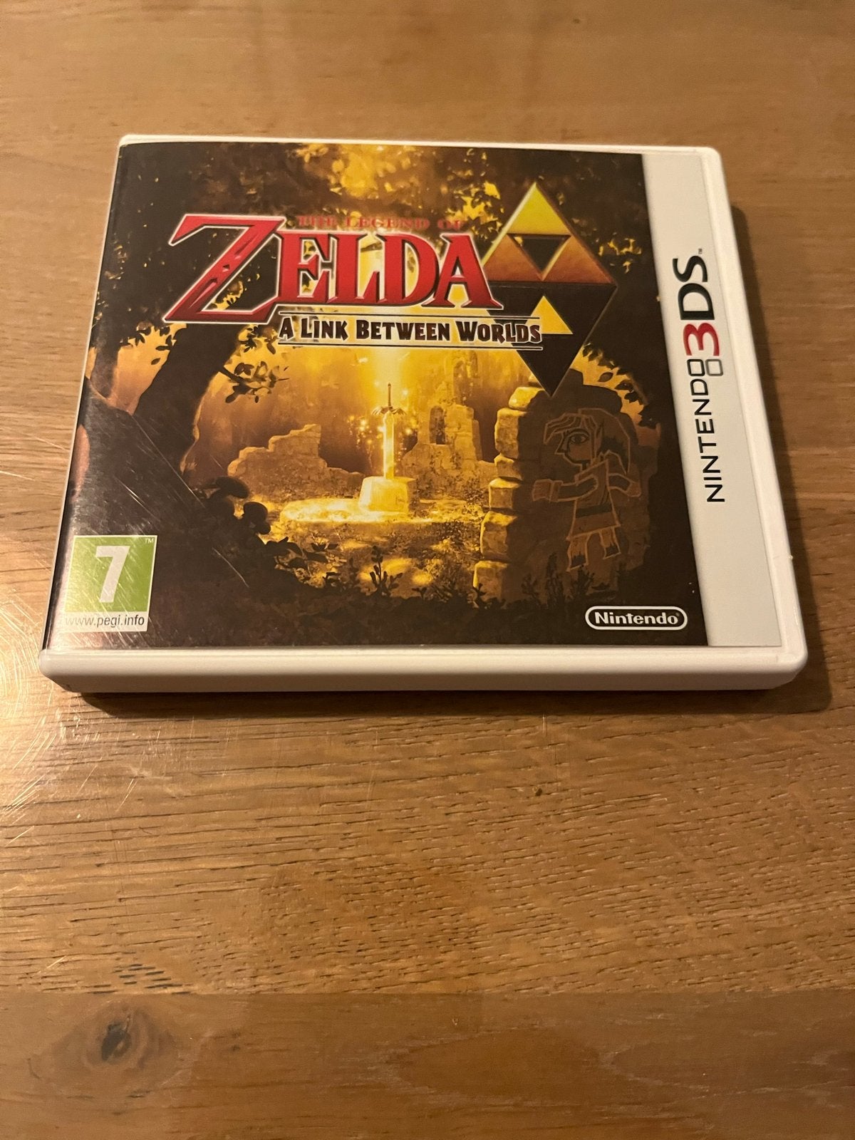 The Legend of Zelda: A Link Between Worlds (Nintendo 3DS), 1 speler, Ophalen of Verzenden, Zo goed als nieuw, Role Playing Game (Rpg)