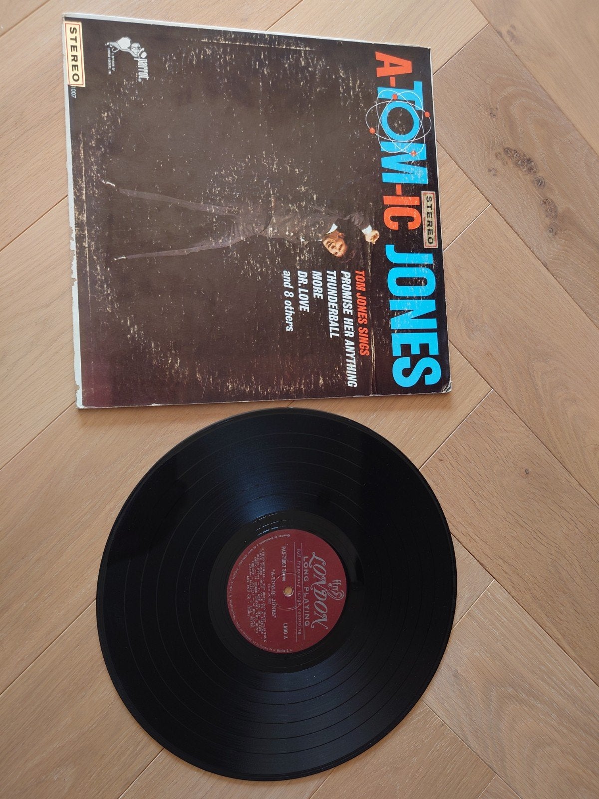 Tom Jones - A-Tom-Ic Jones LP (Stereo), LP, Gebruikt, Pop, Ophalen of Verzenden