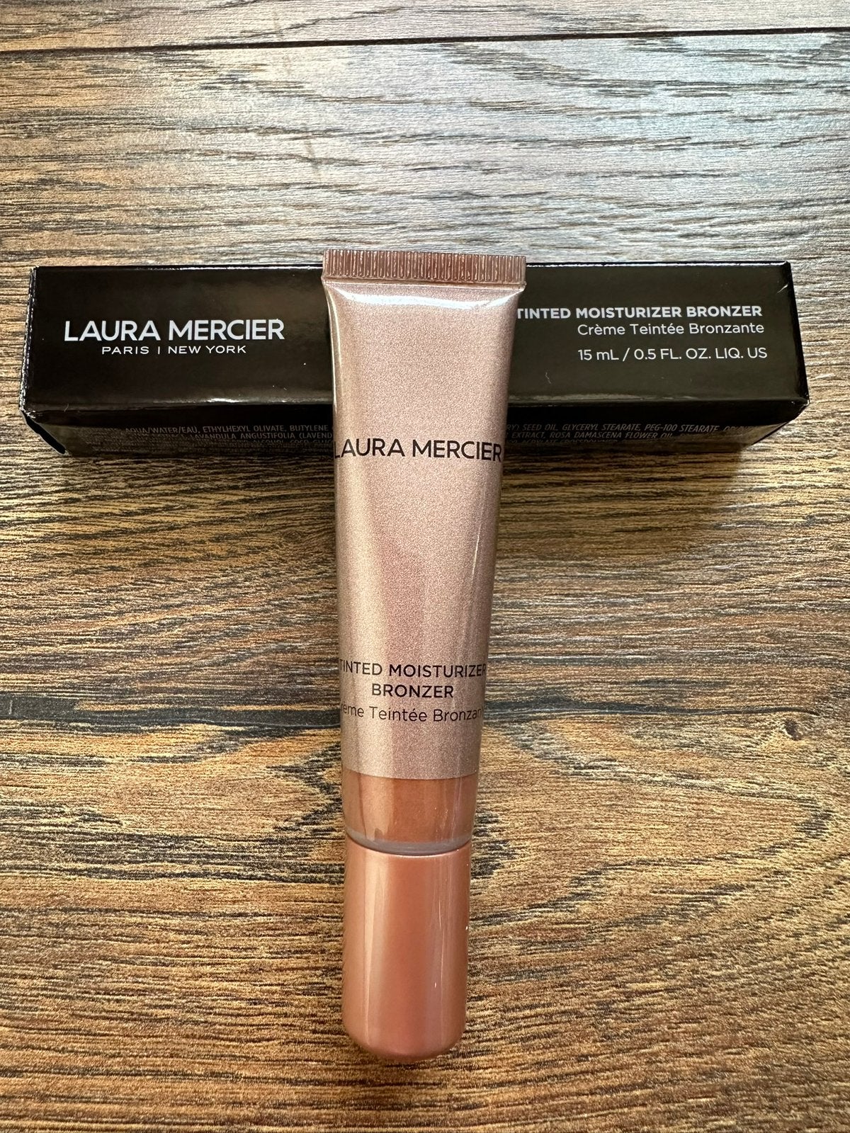 Laura mercier bronzer tinted moisturizer, Verzenden, Nieuw, Bruin, Gehele gezicht