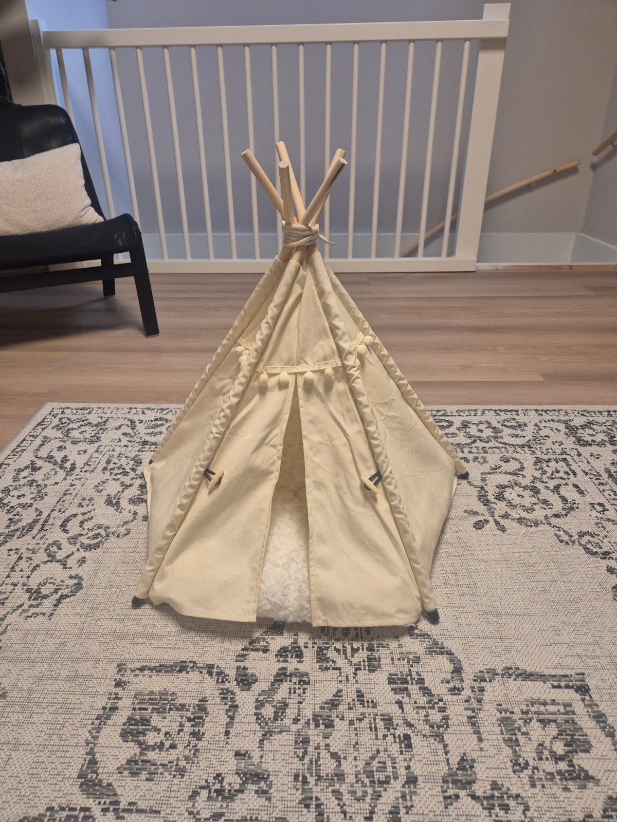 Alleen ophalen. Katten of hondenmand tipi, Ophalen