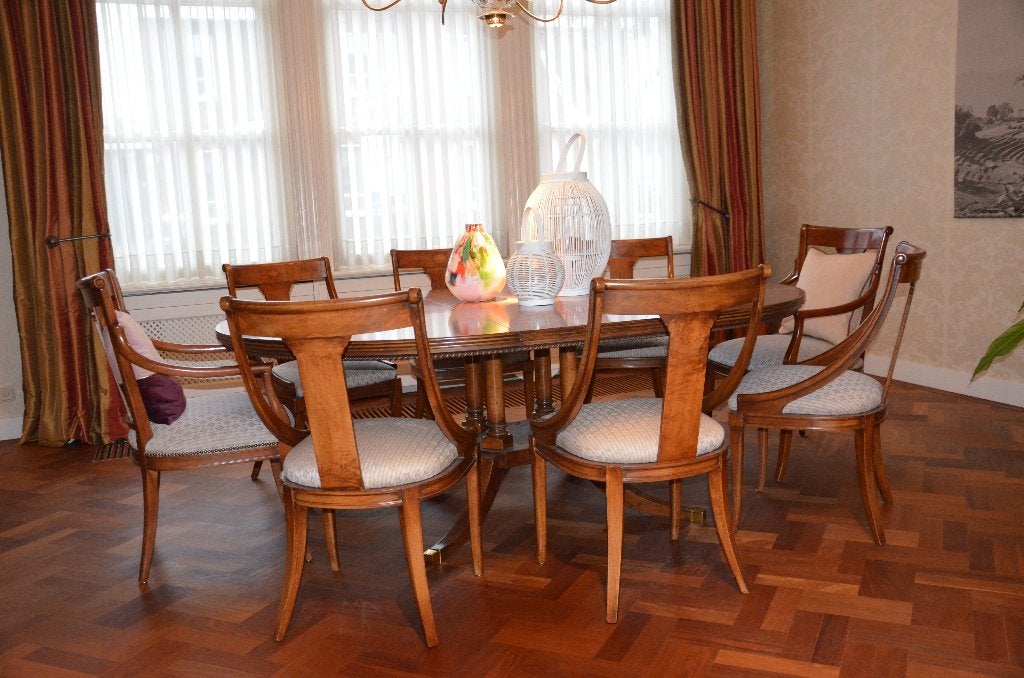 Klassieke wortelnoten grote eettafel+8 bijpassende stoelen, Ophalen, Gebruikt, 150 tot 200 cm, 200 cm of meer