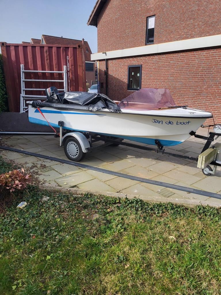 Leuke boot en trailer, Watersport en Boten, Gebruikt, Ophalen of Verzenden, Minder dan 70 pk, Buitenboordmotor