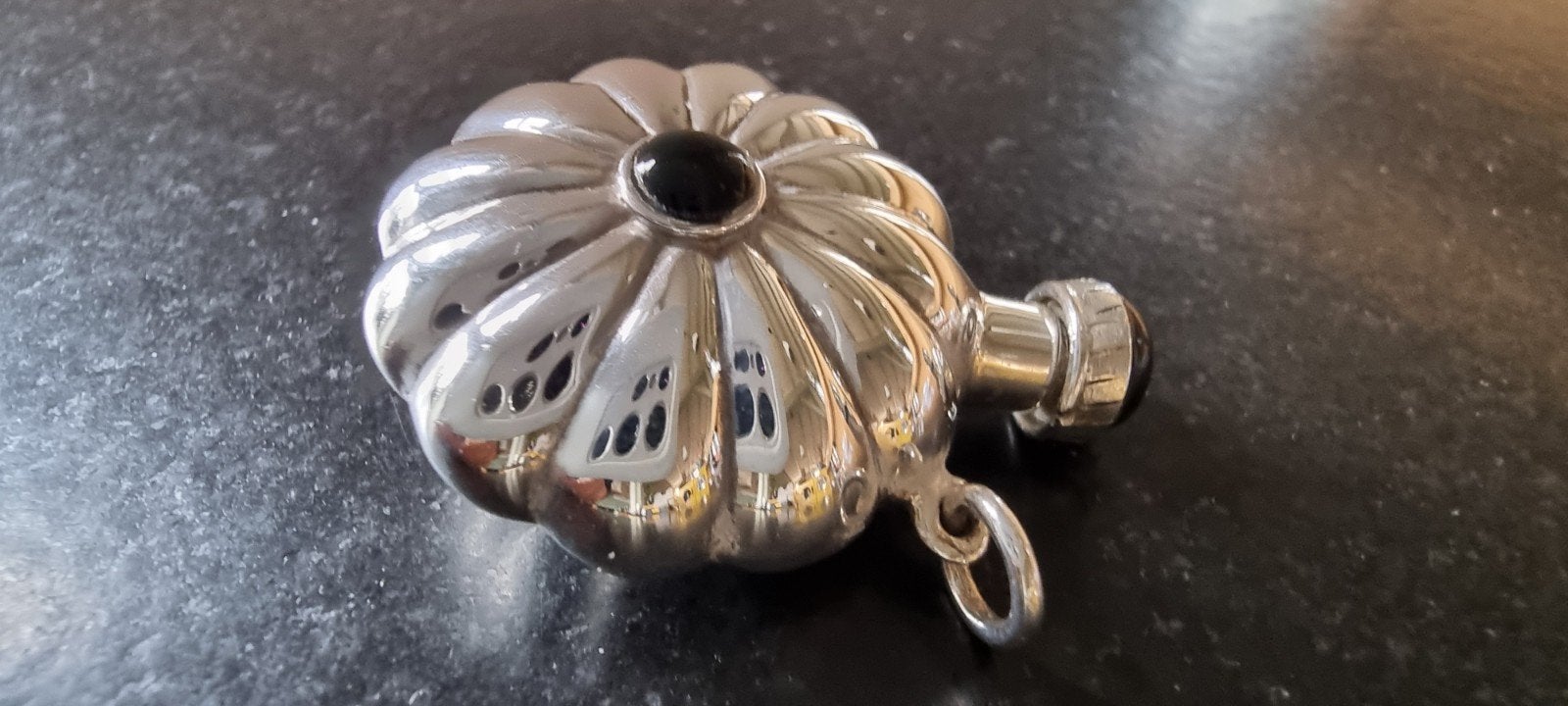 Zilveren vintage parfum hanger, Verzenden, Zo goed als nieuw, Zilver, Zilver