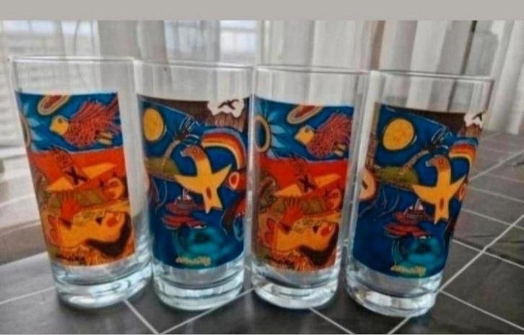 Vier glazen Corneille, Verzamelen, Glas en Borrelglaasjes, Zo goed als nieuw, Frisdrankglas, Ophalen of Verzenden