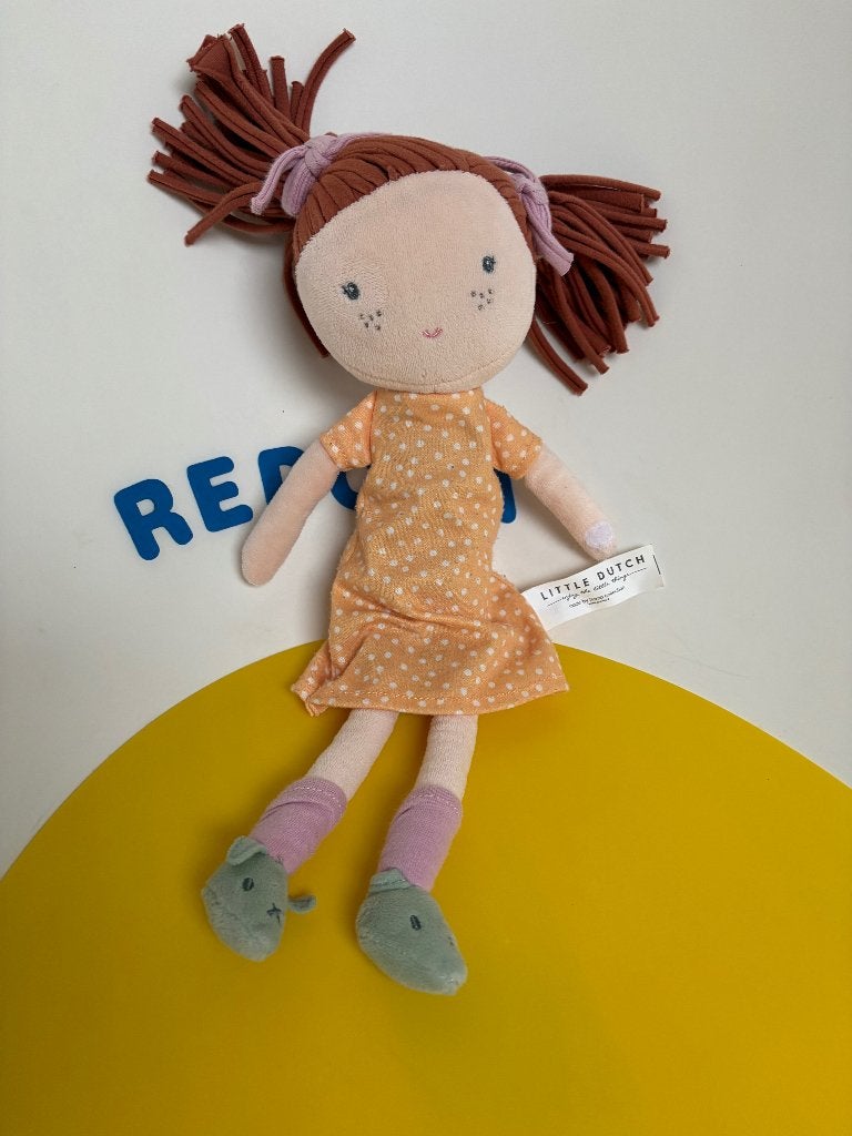 K2991 little dutch pop popje meisje Sophie, Kinderen en Baby's, Speelgoed | Knuffels en Pluche, Ophalen of Verzenden, Zo goed als nieuw