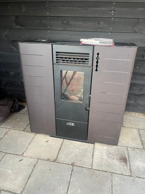 Pelletkachel Artel Corridor 8KW Geschikt voor Grote Ruimtes, Huis en Inrichting, Ophalen, Gebruikt, Overige brandstoffen, Pelletkachel