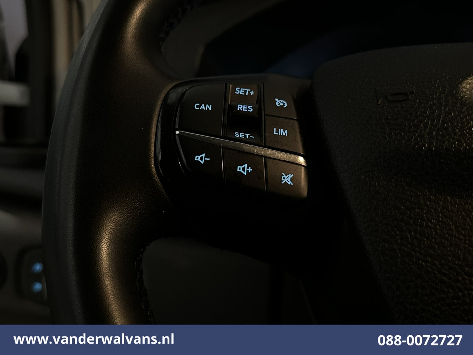 Ford Transit 2.0 TDCI 130pk Bakwagen Laadklep Euro6 Airco |, Auto's, Bestelauto's, Voorwielaandrijving, Dealer onderhouden, Stof