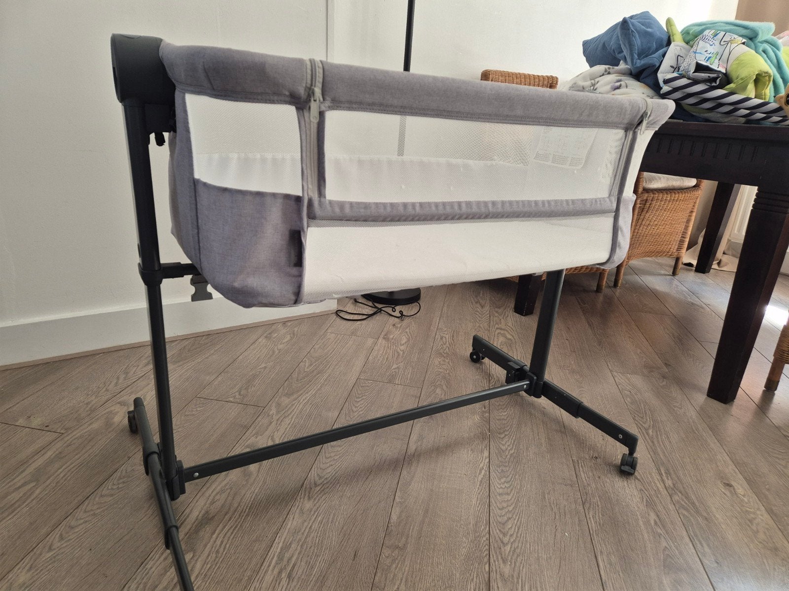 Kinderkraft Neste Up Co-Sleeper Wieg - Grijs, Ophalen of Verzenden, Zo goed als nieuw, Wieg