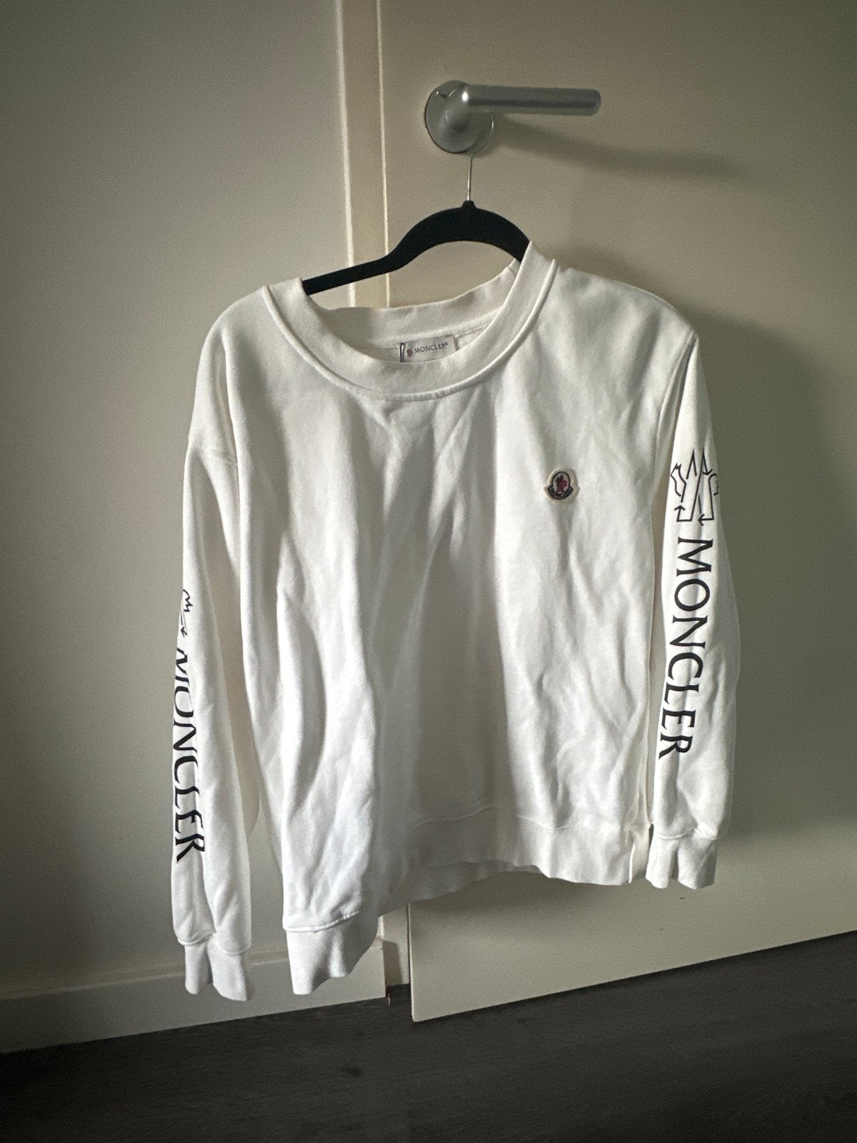 Moncler sweatshirt wit - Valt als M/L - Nieuw, Ophalen, Nieuw, Maat 48/50 (M), Wit
