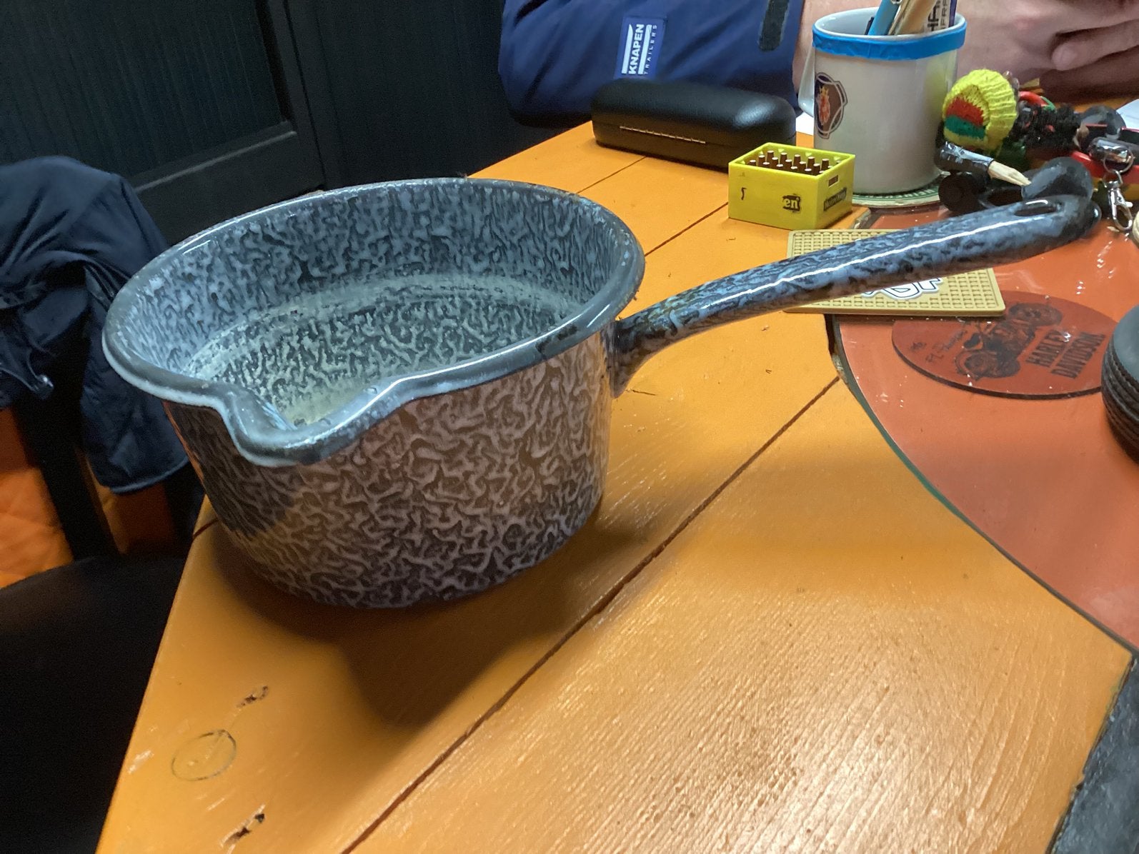 Grijs / blauw gewolkt emaille steel pannetje, Antiek en Kunst, Ophalen of Verzenden