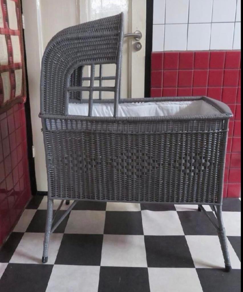 Rieten / rotan wieg compleet met toebehoren, Ophalen, Zo goed als nieuw, Wieg