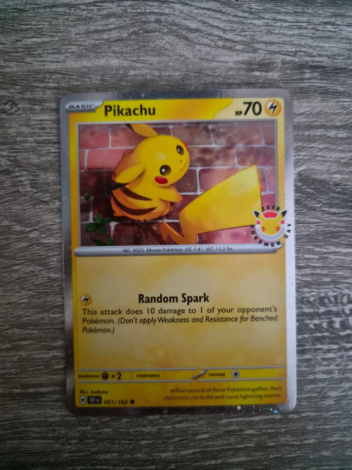 Pikachu Pokemonday Stamp, Ophalen of Verzenden, Zo goed als nieuw, Losse kaart, Foil