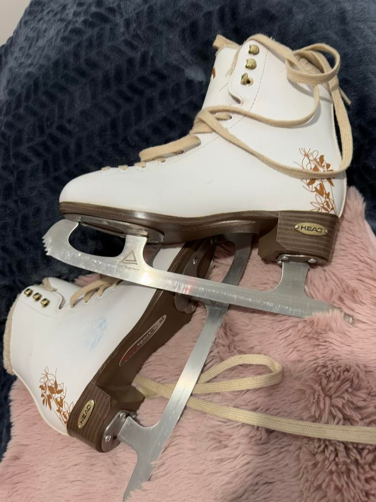 Witte kunstschaatsen met bontvoering - Maat 38, Sport en Fitness, Schaatsen, Ophalen of Verzenden, Zo goed als nieuw, Kunstschaatsen