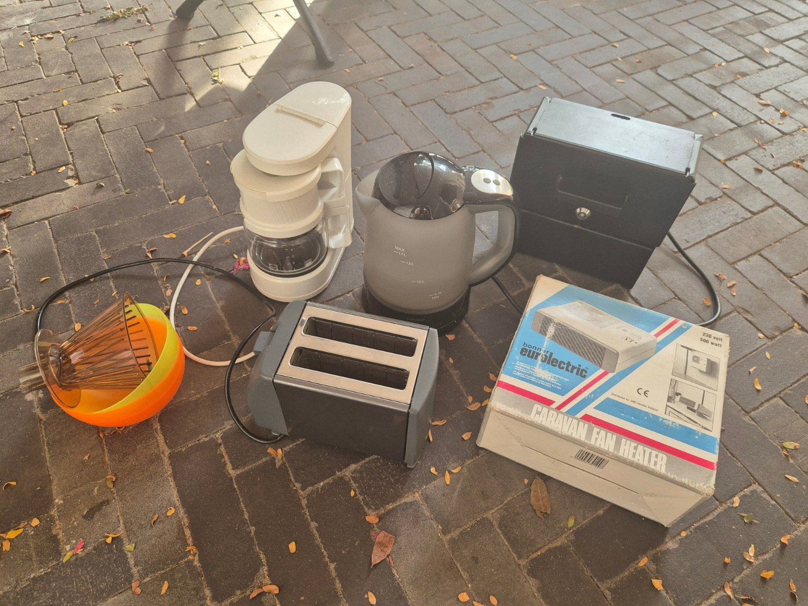 Diverse camping apparatuur - koffie - waterkoker - kacheltje, Caravans en Kamperen, Ophalen, Gebruikt
