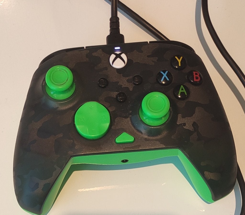 Foto 5 van Nette Xbox series X met controller