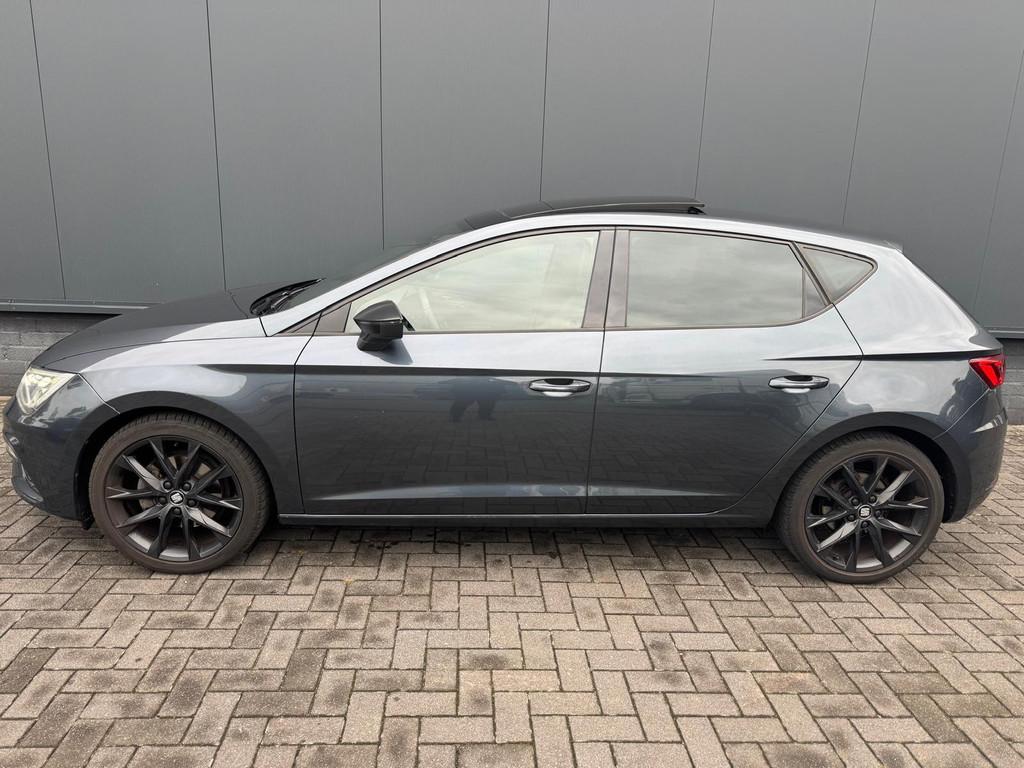 Seat Leon 1.5 TSI FR Ultimate Edition Black /Virtual /Pano, 12 maanden, 4 cilinders, 620 kg, Bedrijf
