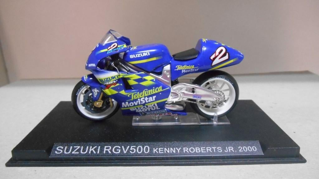 59964: Suzuki RGV 500 - Kenny Roberts Jr. - 2000 - Atlas, Ophalen of Verzenden, Zo goed als nieuw, Motor, Bachsatztstr. 54 D 72131 Ofterdingen, Germany