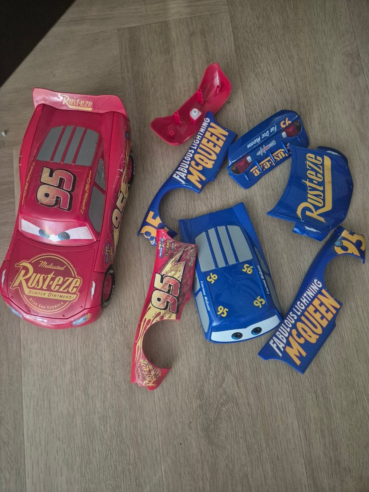 Disney Cars Bliksem McQueen met verwisselbare frontjes, Ophalen of Verzenden, Gebruikt