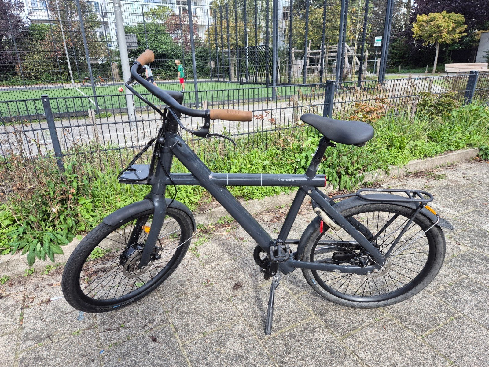 Mooie x2 vanmoof, alles werkt, rijdt heerlijk, optie Findmy