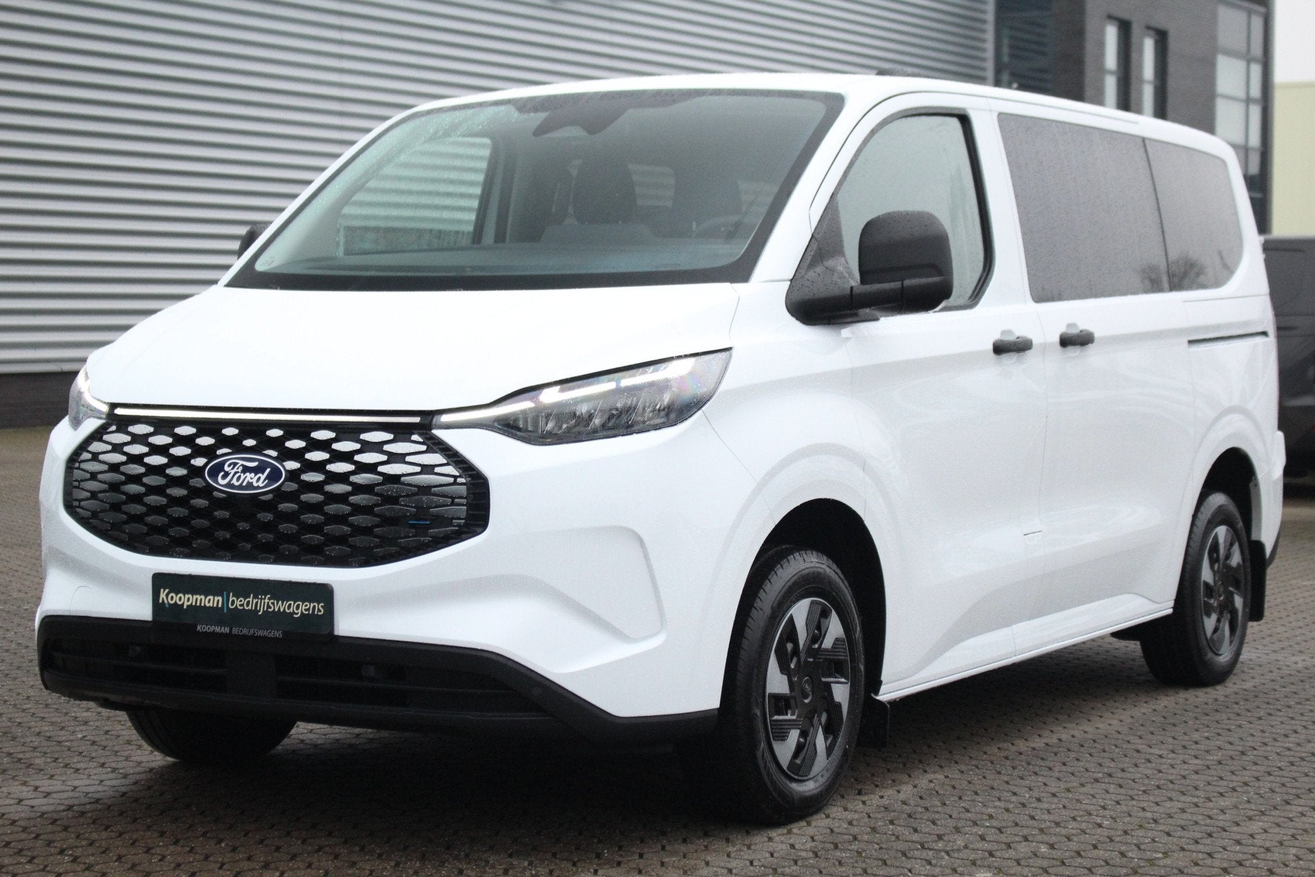 Ford E-Transit Custom 320 L1H1 Kombi | 9 persoons | Trend |, Auto's, Automaat, Achterwielaandrijving, Overige carrosserieën, Wit