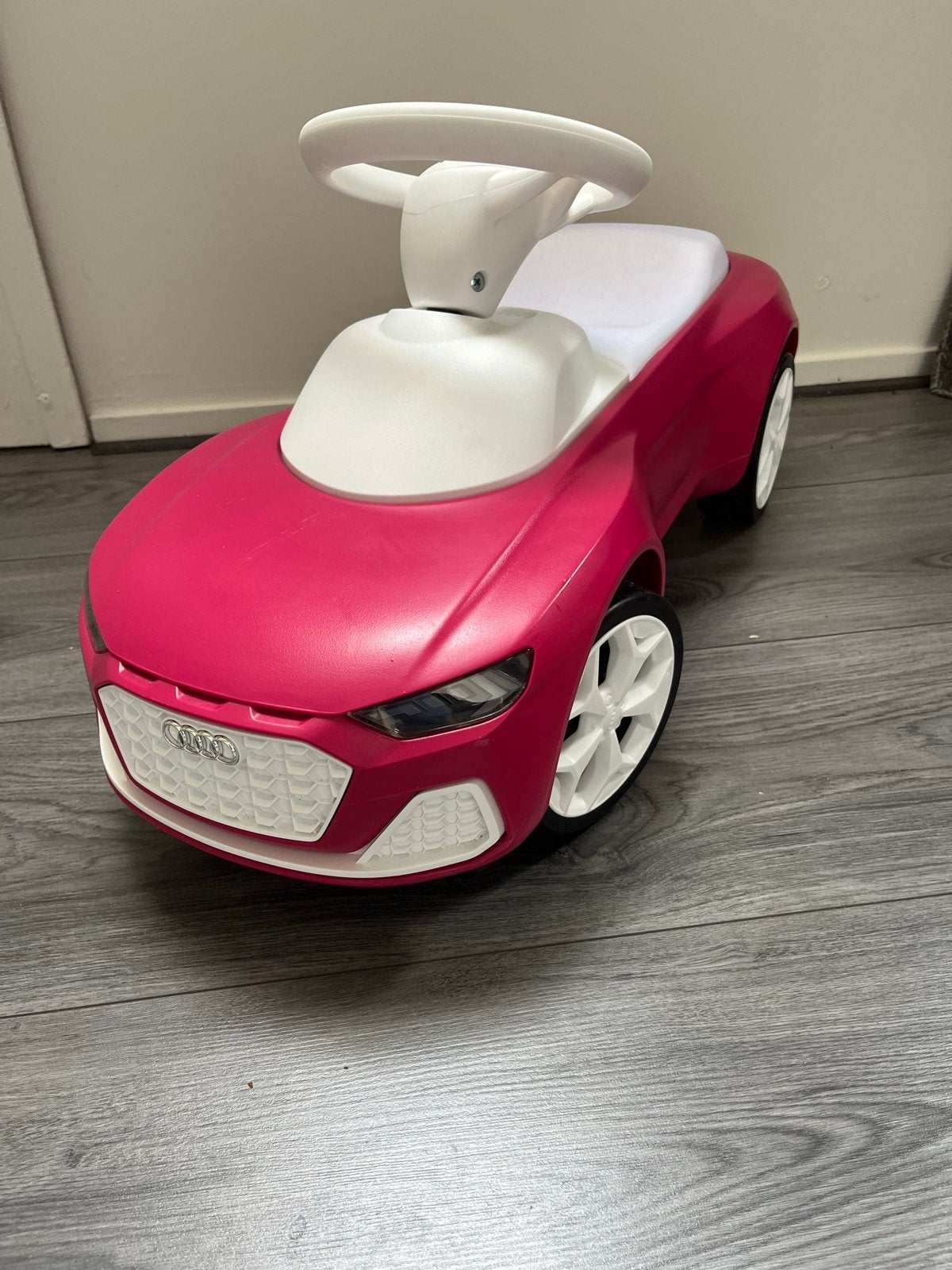 Roze Audi Loopauto voor Kinderen - Zo Goed als Nieuw, Kinderen en Baby's, Speelgoed | Buiten | Voertuigen en Loopfietsen, Ophalen of Verzenden