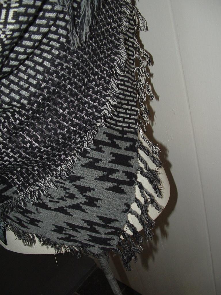 Pieces pc vova scarf, vierkante sjaal, one size katoen, Maat 38/40 (M), Ophalen of Verzenden, Zo goed als nieuw, Sjaal