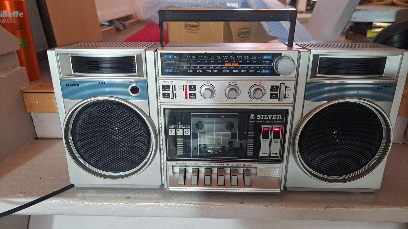 Radio+ kast  :Silver, Ophalen of Verzenden, Zo goed als nieuw, Radio