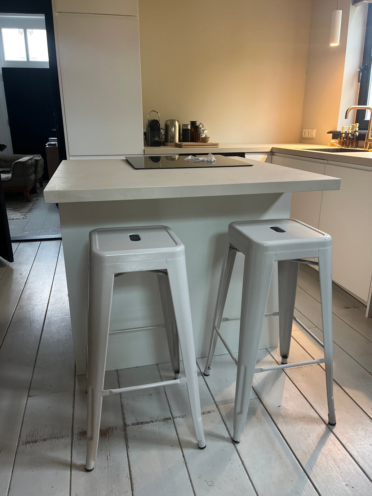 Set van 2 metalen barkrukken - beige, Ophalen, Gebruikt, 60 tot 90 cm, Metaal