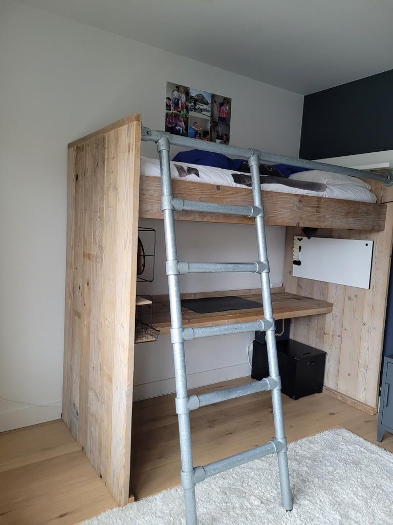 Stoere Hoogslaper Steigerhout + Bureau – Compleet pakket, Huis en Inrichting, Slaapkamer | Stapelbedden en Hoogslapers, Ophalen