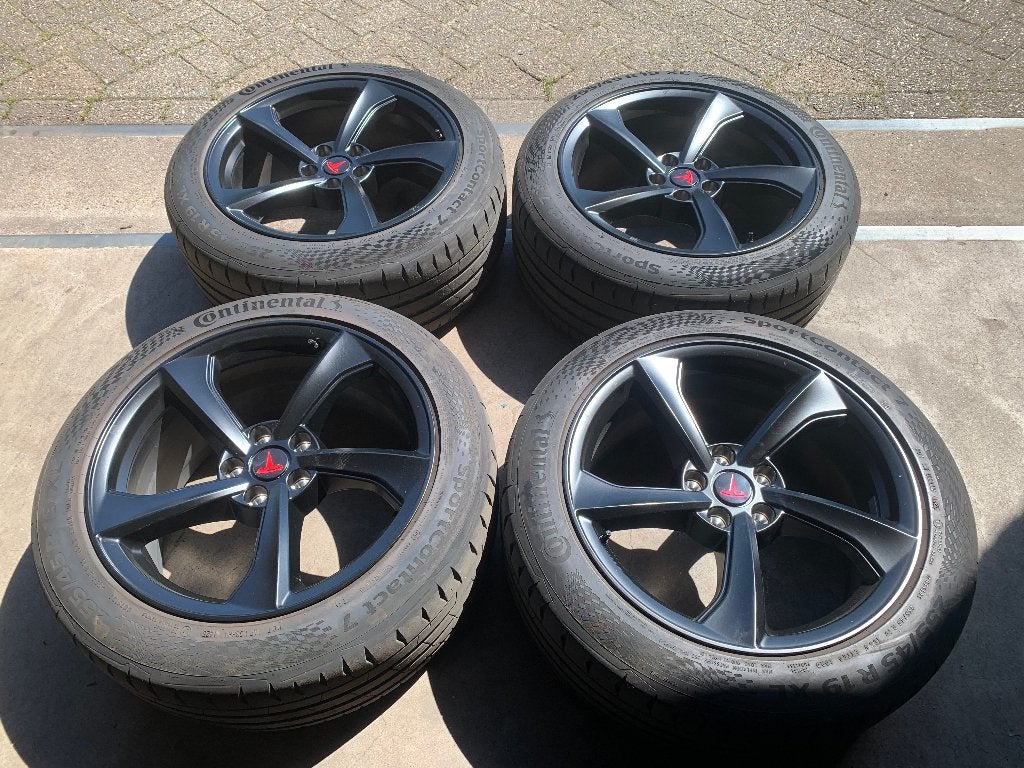 OEM TESLA MODEL Y CROSSFLOW VELGEN + BANDEN 255 45 R19 +BLE, Auto-onderdelen, Banden en Velgen, Banden en Velgen, Zomerbanden