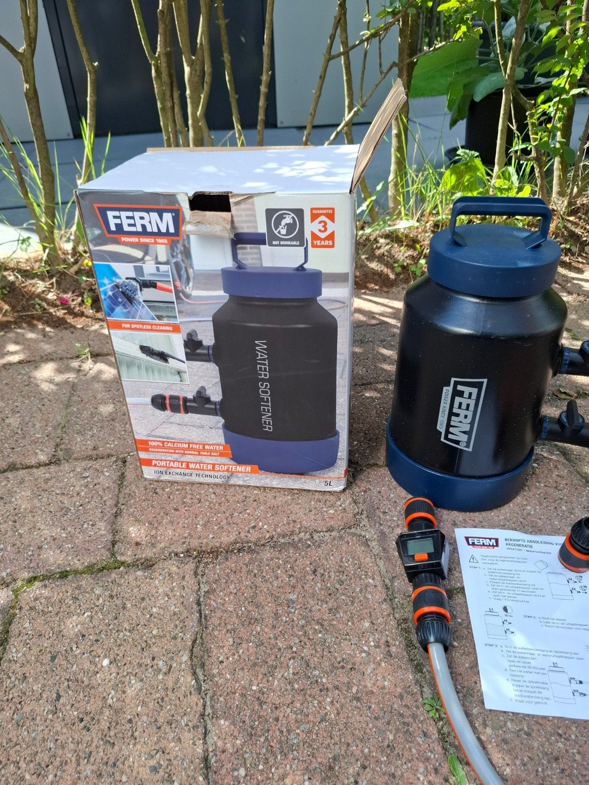 Ferm WSA1020 Draagbare Waterontharder - Zo goed als nieuw, Ophalen, Zo goed als nieuw, Waterontharder met zout