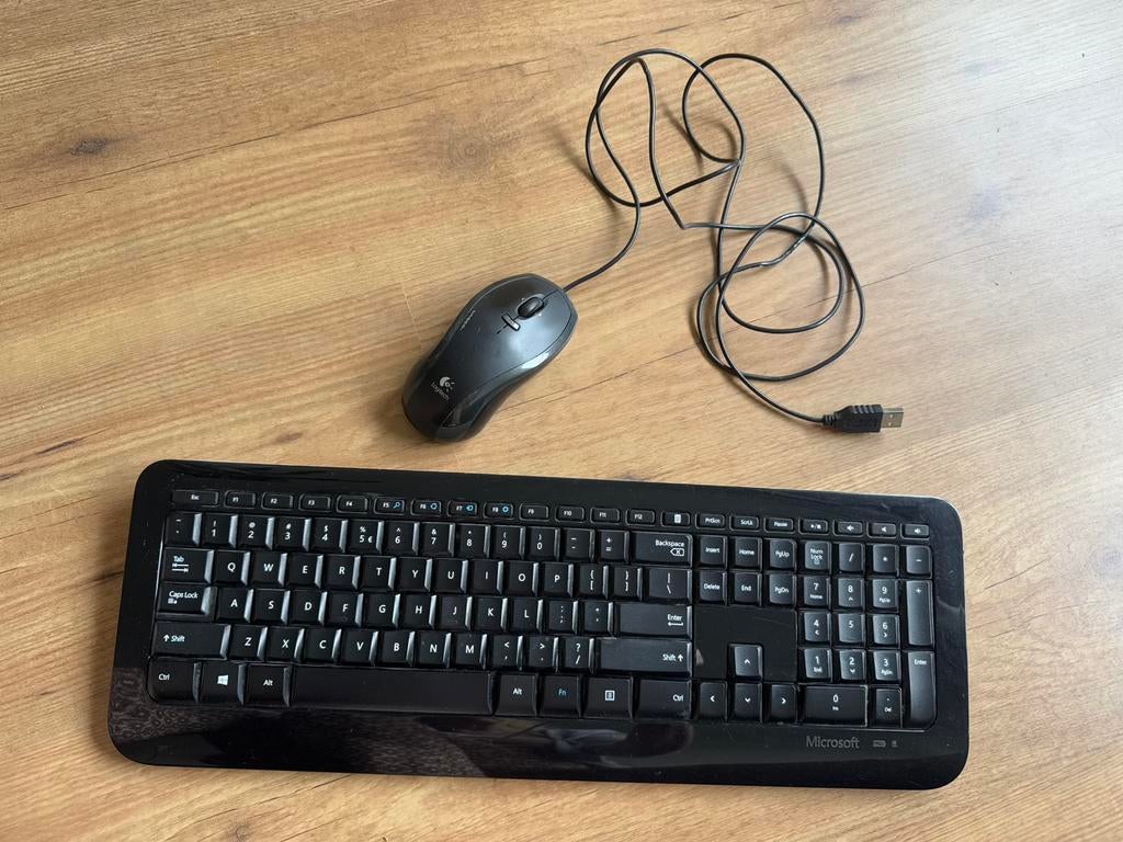 Toetsenbord Microsoft en muis Logitech, Ophalen of Verzenden, Zo goed als nieuw