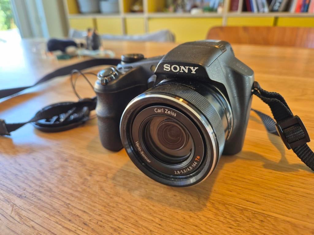 Sony Cyber-shot DSC-HX200V met 18.2 MP en 30x optische zoom, Compact, Ophalen of Verzenden, Zo goed als nieuw, Sony