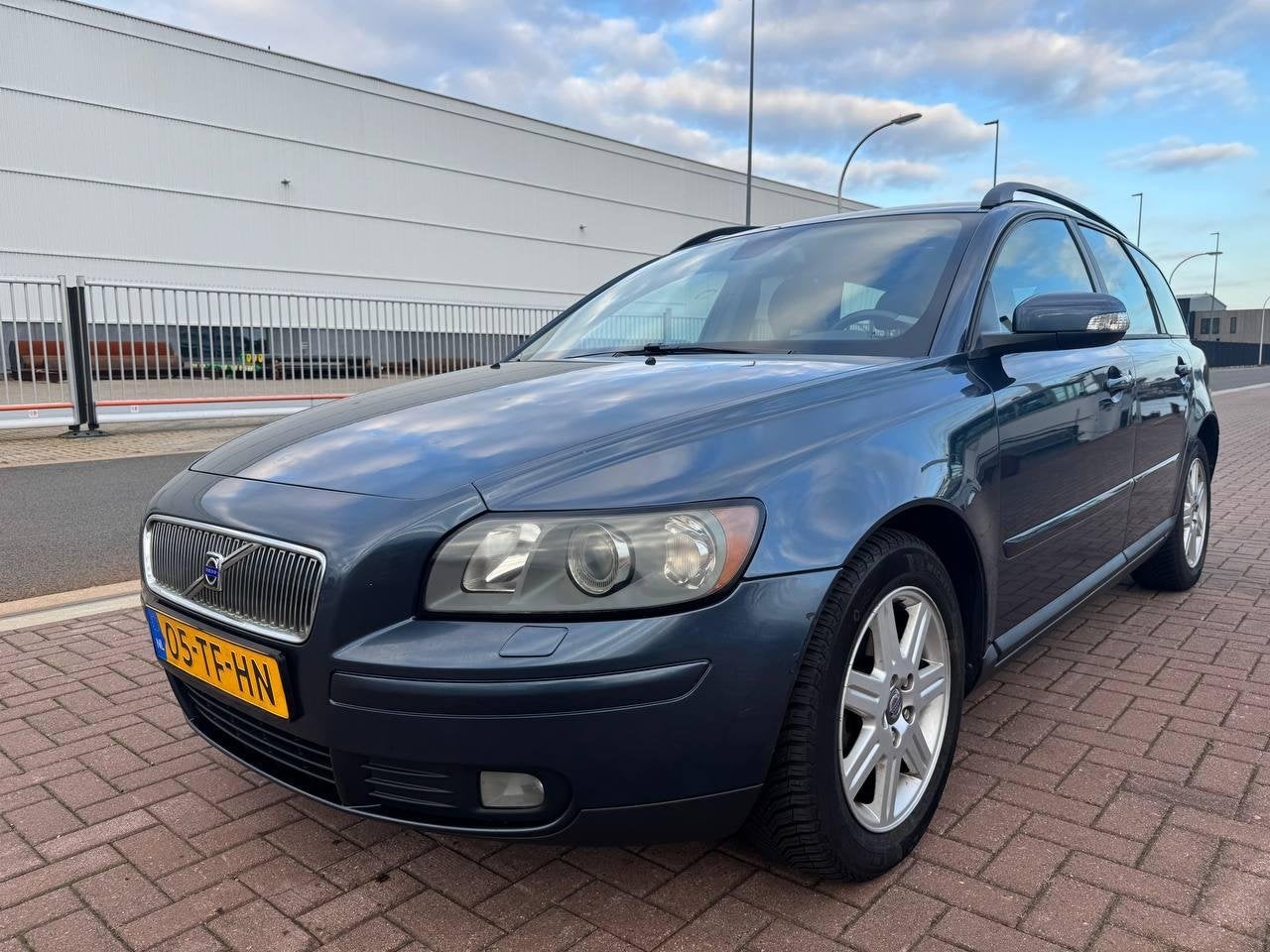 Volvo V50 2.0 Edition II /Airco/Cruise/Trekhaak/Frisse APK, Auto's, Voorwielaandrijving, Stof, Zwart, 4 cilinders
