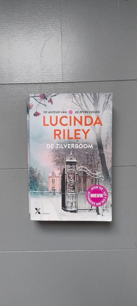 De zilverboom ~ Lucinda Riley, Gelezen, Lucinda Riley, Ophalen of Verzenden, Amerika