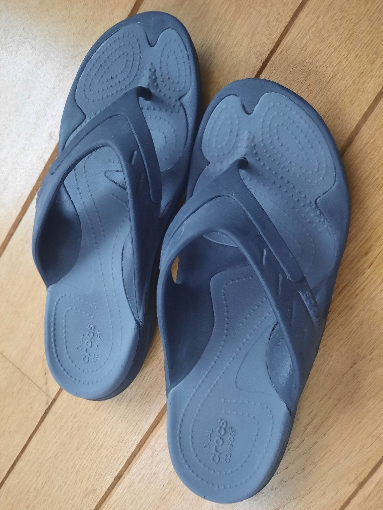Crocs Kadee II Dual Comfort slippers zwart maat 40/41 - nieu, Slippers, Zwart, Nieuw, Ophalen of Verzenden